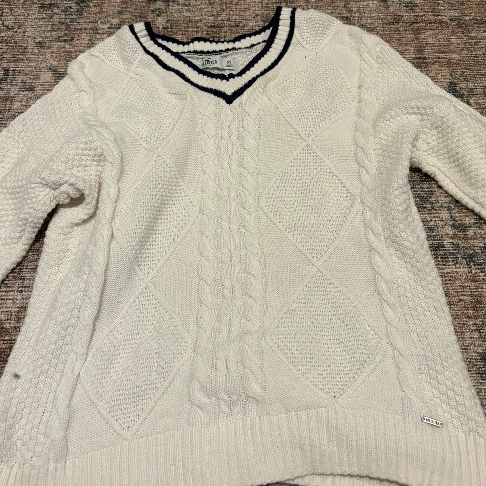 Hollister V neck White Sweater
